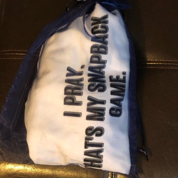 Limited t-shirt line called “I Pray” - Picture 3 of 4